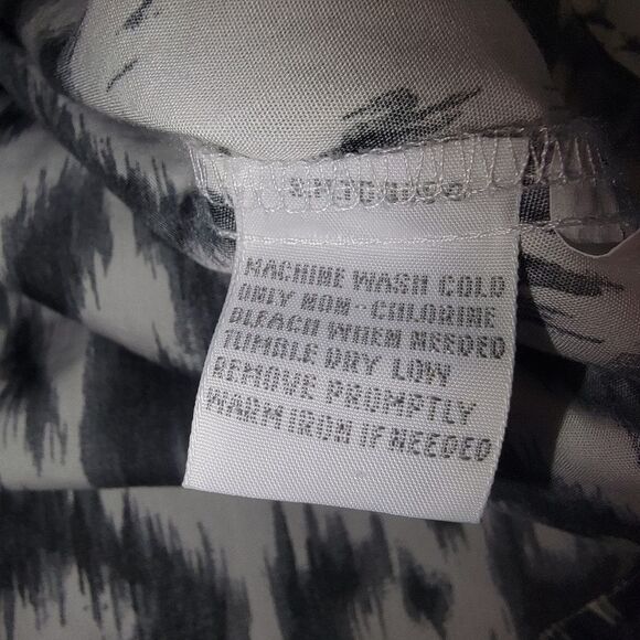 Foxcroft Wrinkle Free Shaped Fit Full zip Blouse 20w - Picture 6 of 6